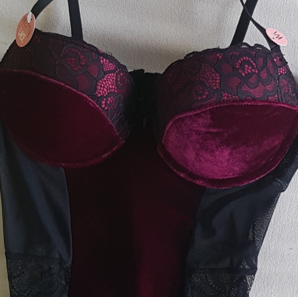 Nwt 2pc Velvet and lace garter, bustier and thong